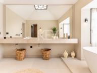 Вилла на продажу в Atalaya Golf, Эстепона