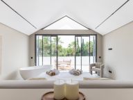 Вилла на продажу в Atalaya Golf, Эстепона