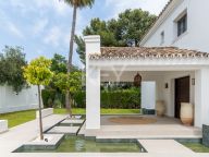 Вилла на продажу в Atalaya Golf, Эстепона