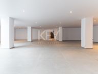 Вилла на продажу в Atalaya Golf, Эстепона