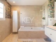 Villa en venta en Paraiso Alto, Benahavis