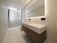 Villa en venta en Estepona West, Estepona