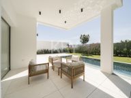 Villa en venta en Estepona West, Estepona