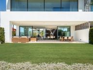 Villa Pareada en venta en Nueva Andalucia