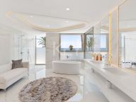 Villa en venta en Los Monteros Playa, Marbella Este