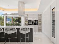 Villa en venta en Los Monteros Playa, Marbella Este