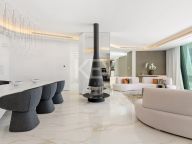 Villa en venta en Los Monteros Playa, Marbella Este
