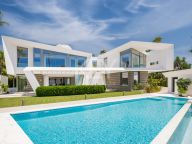 Villa en venta en Los Monteros Playa, Marbella Este