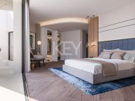 Villa en venta en Lomas del Virrey, Marbella Golden Mile