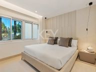 Apartamento Planta Baja en venta en Bahía del Velerín, Estepona