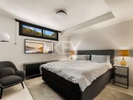 Villa for sale in Los Olivos, Nueva Andalucia