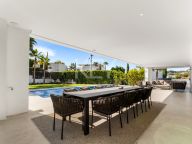Villa for sale in Los Olivos, Nueva Andalucia