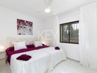 Villa en venta en Los Naranjos Golf, Nueva Andalucia