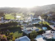 Villa en venta en Los Naranjos Golf, Nueva Andalucia