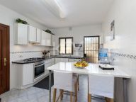 Villa en venta en Los Naranjos Golf, Nueva Andalucia