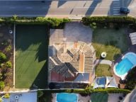 Villa en venta en Los Naranjos Golf, Nueva Andalucia