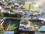 Villa en venta en Los Naranjos Golf, Nueva Andalucia