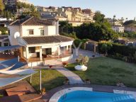 Villa en venta en Los Naranjos Golf, Nueva Andalucia