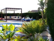 Villa en venta en Los Naranjos Golf, Nueva Andalucia