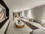 Villa for sale in Nueva Andalucia