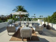 Villa for sale in Nueva Andalucia