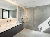 Villa for sale in Nueva Andalucia