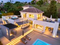 Villa for sale in Nueva Andalucia
