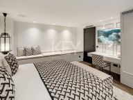 Villa for sale in Nueva Andalucia
