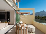 Apartamento en venta en Palacetes Los Belvederes, Nueva Andalucia