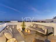 Town House for sale in Altos del Rodeo, Nueva Andalucia