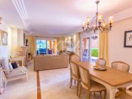 Apartment for sale in Lagos de Sierra Blanca, Marbella Golden Mile