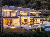 Villa for sale in Cascada de Camojan, Marbella Golden Mile