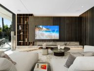 Villa for sale in Cascada de Camojan, Marbella Golden Mile