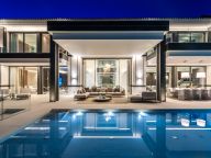 Villa for sale in Cascada de Camojan, Marbella Golden Mile
