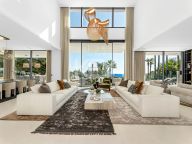 Villa for sale in Cascada de Camojan, Marbella Golden Mile