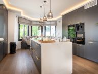 Вилла на продажу в La Quinta, Бенахавис