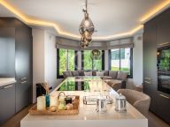 Вилла на продажу в La Quinta, Бенахавис