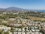 Villa for sale in Arboleda, Estepona