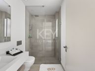Villa for sale in Arboleda, Estepona
