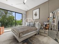 Villa for sale in Arboleda, Estepona