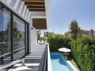 Villa for sale in Arboleda, Estepona