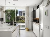 Villa for sale in Arboleda, Estepona