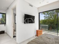 Villa for sale in Arboleda, Estepona