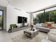 Villa for sale in Arboleda, Estepona