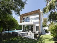 Villa for sale in Arboleda, Estepona