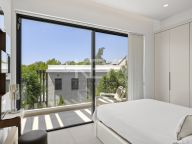 Villa for sale in Arboleda, Estepona