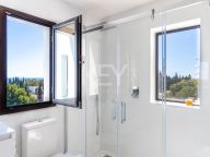 Penthouse for sale in Coto Real, Marbella Golden Mile