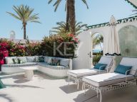 Спаренный дом на продажу в El Oasis Club, Золотая Миля
