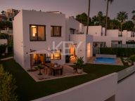 Villa for sale in Atalaya Fairways, Benahavis