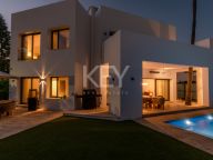 Villa for sale in Atalaya Fairways, Benahavis